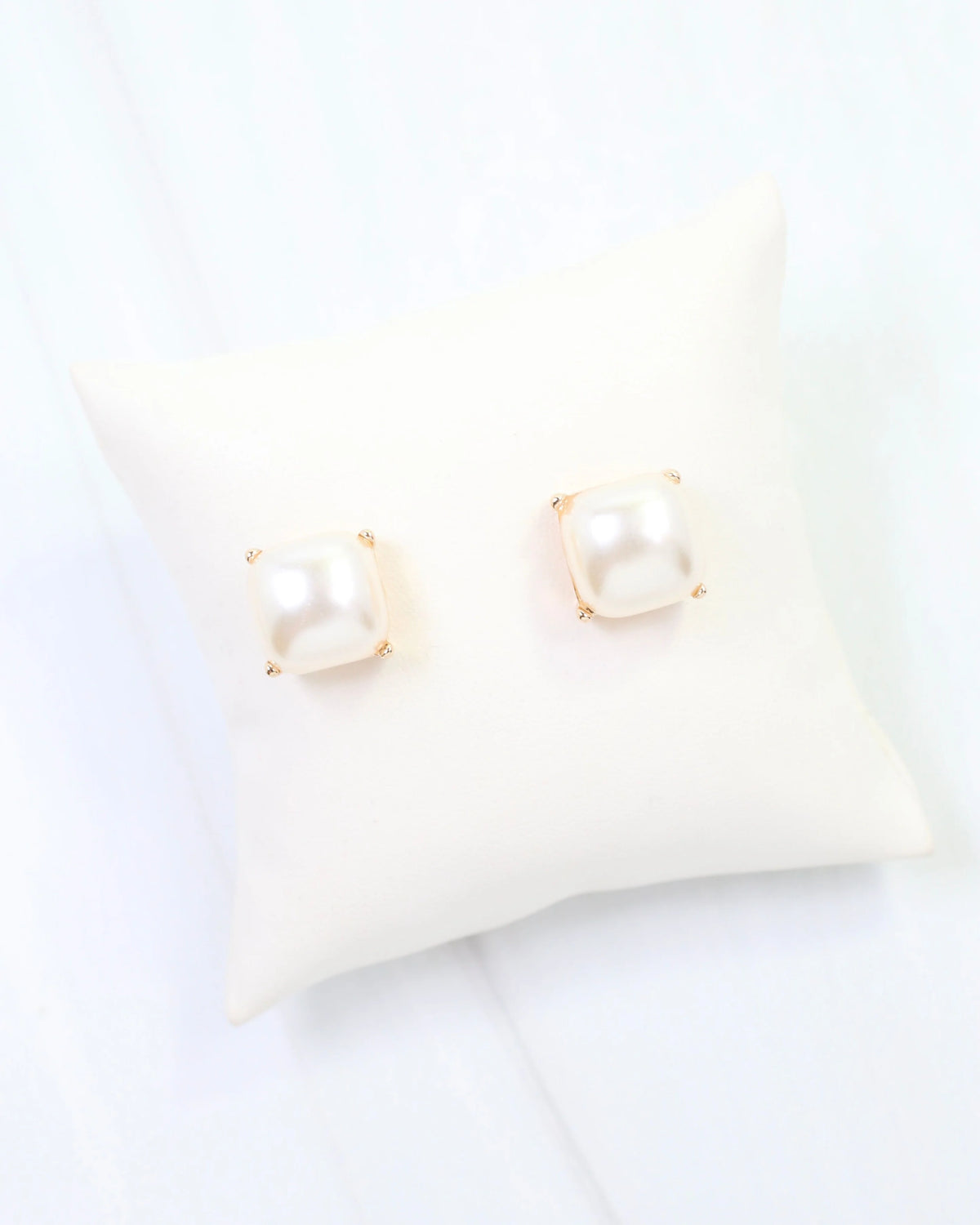 Mavis Square Pearl Stud Earring Cream